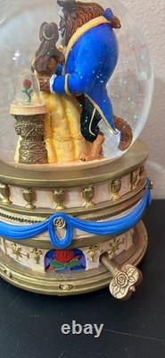 1991 Disney Store Beauty & The Beast Snow Globe Music Box Belle & Beast in Globe