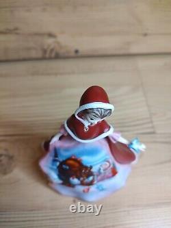 Disney Beauty And The Beast Belle 2004/2005 Bradford Belle Figures