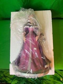 Disney PRINCESS BELLE of BEAUTY & THE BEAST LE Holiday Statue 14 1/2 Christmas