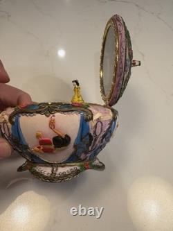 Rare Disney Wonderland Beauty and The Beast Belle Jewelry Box Type Music Box