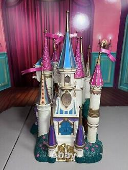 Vintage 1998 Trend Masters Beauty & The Beast Castle Lights Up Complete Figures