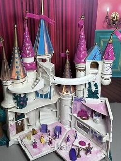 Vintage 1998 Trend Masters Beauty & The Beast Castle Lights Up Complete Figures