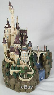 WDCC Disney Classics The Beasts Castle Beauty & the Beast With Box & COA